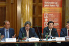 Presse-Brunch aus Computer/TelekommunikationPresse-Brunch aus Computer/Telekommunikation.  Foto v.li.na.re:  Herbert Schweiger, Geschäftsführer Microsoft Österreich; Erwin Buchinger, Bundesminister für Soziales und Konsumentenschutz; Robert Zadrazil, Chief Operating Officer (COO), Bank Austria Creditanstalt; Jörg Bartussek, Leiter Trust & Safety, eBay Österreich©fotodienst/Nadine Bargad