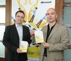 (C) Fotodienst/Anna Rauchenberger - Wien 13.06.2007 - Neue Microsoft Software Suite mit vier Anwendungen für alle Webdesign Anforderungen. FOTO v.l.: Martin Zimmermann (Product Manager für den Bereich Microsoft Expression bei Microsoft Österreich), Harald Leitenmüller (Leiter des Bereichs Developer & Platform Group bei Microsoft Österreich)