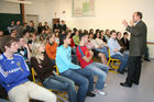 (C) fotodienst/Anna Rauchenberger - Wien 09.03.2007  - Herbert Schweiger, GF Microsoft Österreich, erklärt Schülern der VBS Mödling, worauf es in der Wirtschaft ankommt und was zählt.