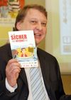 (C) fotodienst/Anna Rauchenberger - Wien 13.12.2006  - Partnerschaft der Wiener Kinderfreunde mit Microsoft Österreich: Der Umgang mit PC und Internet wird sicher und 'kinderleicht'. FOTO: Christian Morawek (GF der Wiener Kinderfreunde).