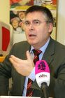 (C) fotodienst/Anna Rauchenberger - Wien 13.12.2006  - Partnerschaft der Wiener Kinderfreunde mit Microsoft Österreich: Der Umgang mit PC und Internet wird sicher und 'kinderleicht'. FOTO: Josef Broukal (Abgeordneter zum Nationalrat).