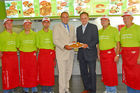 Die im Osten Österreichs starke Fastfood-Kette baut ab 2006 ihre Standorte österreichweit aus. Foto: Alexander Platzl (Geschäftsführer Schnitzelhaus RestaurationsgmbH) und Oliver Platzl (Geschäftsführer Schnitzelhaus RestaurationsgmbH)