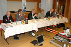 v.l.n.r.: Dr. Michael Schineis (GF Atomic Austria), Univ. Prof. Erich Müller, Univ. Prof. Reinhart Kögerler (Präsident der CDG), MR Dr. Ulrike Unterer (Bundesministerium Wirtschaft & Arbeit), Dr. Knut Consemüller (Vorsitzender des Rates f. Forschung & Technologieentwicklung), Dr. Laurenz Niel (Generalsekretär CDG)