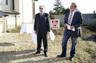 (c) fotodienst/Dan Carabas - Wien 24.09.07 - WBV -  Feierlichkeit zum Spatenstich Welingergasse 7 - FOTO: v. li. Walter Zwiauer; Mag. Michael Gehbauer