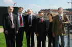 (C) Fotodienst/Anna Rauchenberger - Wien 30.08.2007 - MieterInnen beziehen den Wohnturm in der Kundratstraße 6 im 10. Wiener Gemeindebezirk: Heute wurden die Schlüssel feierlich übergeben. FOTO v.l.: Herbert Hasenzagel (GF WBV-GPA), Mag. Michael Gehbauer (GF WBV - GPA), Hans Sallmutter (Aufsichtsratsvorsitzender GPA), Wohnbaustadtrat Dr. Michael Ludwig, BV-Stv. Ing. Josef Kaindl.