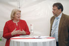 Spatenanstich in der Quellenstraße 48  Foto v.li.na.re: Bezirksvorsteherin Hermine Mospointner; Mag. Michael Gehbauer (GF Wohnbauvereinigung für Privatangestellte)