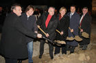 (C) fotodienst/Anna Rauchenberger - Purkersdorf - 27.11.2006  - Der Spatenstich zum neuen Wohnhaus in Purkersdorf wurde zuerst auf der Liegenschaft und anschließend in gemütlicher Atmosphäre in einem Lokal gefeiert. FOTO v.l.: Mag. Michael Gehbauer (GF der Wohnbauvereinigung für Privatangestellte), Ing. Christian Hehenberger (GF der
Wohnbauvereinigung für Privatangestellte),  Hans Sallmutter (Aufsichtsratsvorsitzender der Wohnbauvereinigung für Privatangestellte), Heidemaria Onodi (Landeshauptmann-Stv., NÖ), Mag. Karl Schlögl (Bgm. Purkersdorf), Ing. Dieter Orthner (Dyckerhoff & Widmann Ges.m.b.H.). 