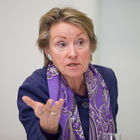 (c) fotodienst / Anna Rauchenberger - Wien, am 28.01.2010 -  Heute lud das Kur- und Rehabilitationszentrum Klinik Pirawarth zu einem hochkarätig besetzten Round Table im Forum Mozartplatz, bei dem die aktuelle Situation sowie die Zukunft von Neuro-Rehabilitation von Experten und Journalisten lebhaft diskutiert wurde. FOTO: Manuela Messmer-Wullen, Vorsitzende SHÖ - Schlaganfallhilfe Österreich