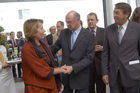 Einladung zur feierlichen Eröffnung einer neuen Montagehalle für Banknotendruckmaschinen in der KBA Mödling AG. Begrüßung bei der Ankunft. Foto: KR Sonja Zwazl (Mitglied des Bundesrates und Präsidentin der WKNO); Dr.Erwin Pröll (Landeshauptmann NÖ); Wolfgang Schischek (Vorstandsvorsitzender KBA)                             