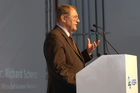 Einladung zur feierlichen Eröffnung einer neuen Montagehalle für Banknotendruckmaschinen in der KBA Mödling AG.  Foto: Dr.Richard Schenz (Vizepräsident der Wirtschaftskammer Österreich)                                                       