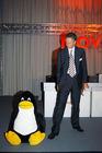 (C)fotodienst/Mag. Daniel Katzinger - Wien 03.10.2006,Höhepunkte der Novell Tour 2006 in der Eventpyramide Vösendorf sind:SUSE Linux Enterprise Server 10 & SUSE Linux Enterprise Desktop10.Thematische Schwerpunkte: Einsatz dynamischer IT-Infrastrukturen in Unternehmen unddas Bundesrechenzentrum - BRZstellt dem Fachpublikum in Wien seine Novell Case Study vor.Vom 07.09. bis 28.09. macht die Roadshow in sechs Städten in Deutschland halt, neben Wien gastiert die Tour am 10. und 12. Oktober in Zürich und Lausanne.In insgesamt 21 Vorträgen von Novell Kunden und technischen Tracks vonNovell und den Novell Partnern erfahren Sie alles über sicheres Identitäts- und Zugriffsmanagement, effizientes Ressourcen-Management und Collaboration-Lösungen. Foto: Volker Smid,  (General Manager Central Europe, Novell GmbH)