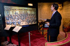 (c) fotodienst / Anna Rauchenberger - Wien, am 27.11.2009 - Heute wurde im Haus der Musik der neue 'Virtuelle Dirigent' präsentiert. Die Installation wurde neu aufgenommen und programmiert, die Musikauswahl erweitert und als Einführung gibt Maesto Zubin Mehta Dirigiertipps. FOTO: Prof. Dr. Max Mühlhäuser, TU Darmstadt