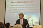 Der Gewinner des I.M. Austria Messe-Foerderpreises 2007 steht fest!Anlaesslich der Intertech, Messe Dornbirn von 3.-5.Mai fand am Samstag, 5.5. die diesjaehrige Preisverleihung statt. Mag. Bruno Bereuter und sein Lernlabor erhalten den Preis im Gesamtwert von Euro 20.000.- fuer ihren ersten Messeauftritt. Im Bild: Der Vorstandssprecher von I.M. Austria Leslie P.C.Zech