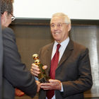  (c) fotodienst/Anna Rauchenberger - Wien, am 19.09.2012 – Die I.M.Austria, Interessensgemeinschaft der Messe- und Live-Marketing-Spezialisten Österreichs, verlieh heute den IMA-Award 2011 an Carlo Kreiner. Die Awardverleihung fand im Rahmen der access 2012, Österreichs größter Fachmesse für Kongresse, Tagungen, Incentives und Events, in der Wiener Hofburg statt. Anschließend wurde zum Sektempfang zum ersten „Green Stand“ der I.M. Austria geladen. FOTO Carlo Kreiner, GF Media Plan, bekommt den  IMA Awards 2011 überreicht: