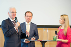  (c) fotodienst / Anna Rauchenberger - Wien, am  23.09.2013 - Eröffnung der Bernhard Gottlieb Universitätszahnklinik nach Neubau bzw. Generalsanierung. FOTO v.l. Univ.-Prof. Dr. Wolfgang SCHÜTZ, Rektor - Medizinische Universität Wien, DI Wolfgang GLEISSNER, Geschäftsführer der Bundesimmobiliengesellschaft m.b.H., Moderatorin: