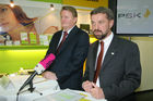 (C) Fotodienst/Anna Rauchenberger - 30.10.2007 - St.Pölten - Aus P.S.K. wird PSK BANK. FOTO v.l.: Mag. Ernst Kabas (Leitung Postfilialnetz Österreich), Mag. Herbert Legradi (Vorstandsdirektor BAWAG PSK)