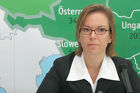 (C) Fotodienst/Anna Rauchenberger - 18.10.2007 - Wien - dm verzeichnet das erfolgreichstes Jahr der Unternehmensgeschichte. Das Unternehmen konnte in Österreich den Umsatz um 16% steigern. FOTO: Bettina Dollmann (Geschäftsführerin, Ressort Marketing und Einkauf, dm)