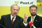 (C) Fotodienst/Anna Rauchenberger - 15.10.2007 - Wien - Aus P.S.K. wird PSK BANK: Bankdienstleistungen und aktiver Kundenservice stellen künftige Schwerpunkte dar. FOTO v.l.: Dr. Ewald Nowotny (Generaldirektor BAWAG PSK), Mag. Herbert Legradi (Vorstandsdirektor BAWAG PSK)