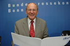 Jahres-Pressekonferenz 2006 des Deutschen Entwicklungsdienst GmbH in Bonn,
Dr. Uwe Runge DED Verwaltungs-ratsvorsitzende