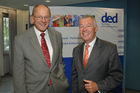 Jahres-Pressekonferenz 2006 des Deutschen Entwicklungsdienst GmbH in Bonn,v.r.Herr Dr. Jürgen Wilhelm DED-Geschäftsführer, Dr. Uwe Runge DED Verwaltungs-ratsvorsitzende