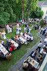 (c) fotodienst / Anna Rauchenberger - Wien, am 10.06.2010 -  Der Verlag Lexis Nexis lud heute ins Palais Schönborn in der Laudongasse zum Sommerfest. Nach kurzer Begrüßung konnten sich die rund 300 Gäste im Garten bei Erfrischungen und Snacks stärken.