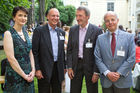 (c) fotodienst / Anna Rauchenberger - Wien, am 10.06.2010 -  Der Verlag Lexis Nexis lud heute ins Palais Schönborn in der Laudongasse zum Sommerfest. Nach kurzer Begrüßung konnten sich die rund 300 Gäste im Garten bei Erfrischungen und Snacks stärken. FOTO v.l.: Gerit Kandutsch, Verlagsleiterin Lexis Nexis,  Peter Davies, GF Lexis Nexis, Dekan Heinz Mayer, Dekan der Rechtswissenschaftlichen Fakultät, Clemens Jabloner, Präsident des österreichischen Verwaltungsgerichtshofes