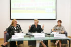 (C)fotodienst/Anna Rauchenberger -  Wien, am 28.07.2009 - Der Verein Techwomen engagiert sich für Frauen in der Technik und zeigt mit Aktionen, dass weibliche Kreativität in der Technik gefragt ist. Das Motto der Herbstaktion09: 'HighHeels@HighEnd'!
Dies beinhaltet einen Kreativwettbewerb für Schülerinnen und Schüler und einen internationalen Kongress am 15./ 16. Oktober 2009 im Palais Harrach in Wien. FOTO v.l.: DI Tina Reisenbichler, T-Mobile Austria, Mitglied des Vorstandes des Vereins 'TechWomen', Sponsor, BM a.D. Abg. z. NR Maria Rauch-Kallat, Präsidentin des Vereins 'TechWomen', AD Johanna Klostermann, TU Graz, Mitglied des Vorstandes des Vereins 'TechWomen'.