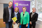 Sicheres Internet: Aktionstag in Wiener Schulen. Im Bild vlnr.: Andreas Exner, MBA (Education Manager bei Microsoft); Dipl.-Päd.in Claudia Ischepp (Fachinspektorin des Wiener Stadtschulrats); Dr. Margaretha Gerstl (Direktorin Dr. Adolf Lorenz Schule) und Richard Felsleitner, Bezirksschulinspektor