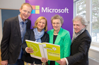 Sicheres Internet: Aktionstag in Wiener Schulen. Im Bild vlnr.: Andreas Exner, MBA (Education Manager bei Microsoft); Dipl.-Päd.in Claudia Ischepp (Fachinspektorin des Wiener Stadtschulrats); Dr. Margaretha Gerstl (Direktorin Dr. Adolf Lorenz Schule) und Richard Felsleitner, Bezirksschulinspektor