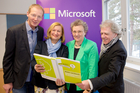 Sicheres Internet: Aktionstag in Wiener Schulen. Im Bild vlnr.: Andreas Exner, MBA (Education Manager bei Microsoft); Dipl.-Päd.in Claudia Ischepp (Fachinspektorin des Wiener Stadtschulrats); Dr. Margaretha Gerstl (Direktorin Dr. Adolf Lorenz Schule) und Richard Felsleitner, Bezirksschulinspektor