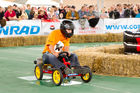 (c) fotodienst / Anna Rauchenberger - Wien, am 26.09.2010 - Nach der gelungenen Premiere im Vorjahr glühten auch am Sonntag dem 26. September 2010 beim 2. Conrad Akkurace wieder die Akkuschrauber. 48 Teams waren im Wiener Ferry Dusika Stadion am Start und alle hatten eines gemeinsam: Der Antrieb ihres Renngefährtes erfolgte über höchstens 2 extrastarke Original-Toolcraft-Akkuschrauber. Das Ziel war es, den Akkuschrauber-betriebenen Boliden unfallfrei und möglichst schnell durch den Achter-Rundkurs zu bringen. Eine Promi-Jury bewertete die Perfomance der Teams