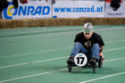 Conrad Electronic lud zum 1. Akkurace ins Ferry Dusika Hallenstadion und der Besucheransturm übertraf alle Erwartungen. 32 Teams ritterten in verschiedenen Kategorien um den Sieg. Beim Bau und Design der Rennflitzer waren seitens des Veranstalters fast keine Grenzen gesetzt. Lediglich der Antrieb durfte durch 2 extrastarke Akkuschrauber von Toolcraft erfolgen. Die Bandbreite der Rennschüsseln war enorm: Die Zuseher feuerten die Fahrer umgebauter Fahrräder, Trikes, GoKarts & Co. an. Im Doppel KO-System jagten die Teilnehmer durch den Rundkurs. Die Ergebnisse und alle Infos zum Event finden Sie unter www.akkurace.at!Foto: 