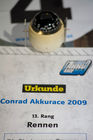 Conrad Electronic lud zum 1. Akkurace ins Ferry Dusika Hallenstadion und der Besucheransturm übertraf alle Erwartungen. 32 Teams ritterten in verschiedenen Kategorien um den Sieg. Beim Bau und Design der Rennflitzer waren seitens des Veranstalters fast keine Grenzen gesetzt. Lediglich der Antrieb durfte durch 2 extrastarke Akkuschrauber von Toolcraft erfolgen. Die Bandbreite der Rennschüsseln war enorm: Die Zuseher feuerten die Fahrer umgebauter Fahrräder, Trikes, GoKarts & Co. an. Im Doppel KO-System jagten die Teilnehmer durch den Rundkurs. Die Ergebnisse und alle Infos zum Event finden Sie unter www.akkurace.at!Foto: 