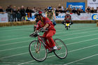Conrad Electronic lud zum 1. Akkurace ins Ferry Dusika Hallenstadion und der Besucheransturm übertraf alle Erwartungen. 32 Teams ritterten in verschiedenen Kategorien um den Sieg. Beim Bau und Design der Rennflitzer waren seitens des Veranstalters fast keine Grenzen gesetzt. Lediglich der Antrieb durfte durch 2 extrastarke Akkuschrauber von Toolcraft erfolgen. Die Bandbreite der Rennschüsseln war enorm: Die Zuseher feuerten die Fahrer umgebauter Fahrräder, Trikes, GoKarts & Co. an. Im Doppel KO-System jagten die Teilnehmer durch den Rundkurs. Die Ergebnisse und alle Infos zum Event finden Sie unter www.akkurace.at!Foto: 