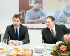 (C) fotodienst.at/Anna Rauchenberger -  Wien, am 01.12.2009 - In Österreich arbeiten rund 35 000 Menschen in mehr als 500 Call Centern landesweit. Wie wichtig Kunden-Kommunikation für den Untenehmenserfolg ist und welche Call Center-Modelle in Zukunft erfolgreich sein können, wurde beim 1. Experten-Frühstück der Deutschen Telekom Value Added Services Austria am 1. Dezember im T-Center diskutiert. FOTO v.l.: Georg Mack, Präsident von call-center-forum.at, Ralph Ulmer, Geschäftsführer der Deutschen Telekom Value Added Services Austria GmbH in Wien