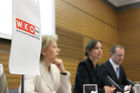 Pressegespräch Leadership 2020 - Werte und Leitbilder in de Wirtschaft, 1.12.2010 Wirtschaftskammer Wien (c) Julia Fuchs. Am Bild: KR Brigitte Jank (Präsidentin Wirtschaftskammer Wien), Dr. Sophie Karmasin (Karmasin Motivforschung), Alfred Harl, CMC (Obmann UBIT)