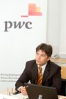 (C) fotodienst.at /Anna Rauchenberger  - Wien, 25.08.2011 –  PwC Studie: Internationaler Handel mit Strom und Elektrizität in CEE: Internationale Stromhändler sind mit unterschiedlichen Regelungen auf den nationalen Energiemärkten konfrontiert. Zudem stellen sprachliche Barrieren sowie technische  und bürokratische Hürden zusätzliche Herausforderungen dar. Zu diesem Ergebnis kommt die aktuelle PwC Studie ‚Impediments to Electricity Trading in Central and Eastern Europe’. FOTO: Jürgen Wahl, Vorstand von Energy Exchange Austria