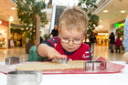  (C) fotodienst.at / Anna Rauchenberger - Wien, am 08.12.2011 - backWERK Im Donauzentrum hatten heute die kleinen Gäste die Möglichkeit, köstliche Kekse in lustigen Formen zu backen.: