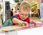  (C) fotodienst.at / Anna Rauchenberger - Wien, am 08.12.2011 - backWERK Im Donauzentrum hatten heute die kleinen Gäste die Möglichkeit, köstliche Kekse in lustigen Formen zu backen.:
