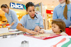  (C) fotodienst.at / Anna Rauchenberger - Wien, am 08.12.2011 - backWERK Im Donauzentrum hatten heute die kleinen Gäste die Möglichkeit, köstliche Kekse in lustigen Formen zu backen.: