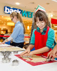  (C) fotodienst.at / Anna Rauchenberger - Wien, am 08.12.2011 - backWERK Im Donauzentrum hatten heute die kleinen Gäste die Möglichkeit, köstliche Kekse in lustigen Formen zu backen.: