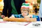  (C) fotodienst.at / Anna Rauchenberger - Wien, am 08.12.2011 - backWERK Im Donauzentrum hatten heute die kleinen Gäste die Möglichkeit, köstliche Kekse in lustigen Formen zu backen.: