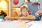  (C) fotodienst.at / Anna Rauchenberger - Wien, am 08.12.2011 - backWERK Im Donauzentrum hatten heute die kleinen Gäste die Möglichkeit, köstliche Kekse in lustigen Formen zu backen.: