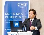 (C) fotodienst.at / Anna Rauchenberger - Wien, am 21.06.2011 - CMS Reich-Rohrwig Hainz ist eine der führenden Rechtsanwaltskanzleien für Wirtschaftsrecht mit Standorten in Österreich und Südosteuropa. Heute präsenterte die Kanzlei im Haus der Industrie die CMS European M&A Study 2011, die besagt: Es gibt zunehmend Anzeichen dafür, dass sich das Kräfteverhältnis verschiebt und der M&A-Markt sich wieder stärker zu einem Verkäufer-Markt entwickelt. FOTO: Mag. Martin Schwedler, Vorstand Raiffeisen Investment AG