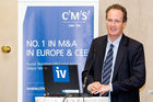 (C) fotodienst.at / Anna Rauchenberger - Wien, am 21.06.2011 - CMS Reich-Rohrwig Hainz ist eine der führenden Rechtsanwaltskanzleien für Wirtschaftsrecht mit Standorten in Österreich und Südosteuropa. Heute präsenterte die Kanzlei im Haus der Industrie die CMS European M&A Study 2011, die besagt: Es gibt zunehmend Anzeichen dafür, dass sich das Kräfteverhältnis verschiebt und der M&A-Markt sich wieder stärker zu einem Verkäufer-Markt entwickelt. FOTO: Dr. Rainer Reich, Managing Director, Boston Consulting Group,