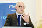  (c) fotodienst/Anna Rauchenberger - Wien, am 22.05.2012 – CMS Reich-Rohrwig Hainz präsentierte im Museumsquartier Highlights der neuen CMS European M&A Study. Die Studie gibt detaillierte Informationen über die Gestaltung jener Vertragsklauseln, die bei M&A-Transaktionen besonders intensiv verhandelt werden.  Der Präsentation der gegenwärtigen Marktstandards am europäischen Transaktionsmarkt folgte ein hochkarätig besetztes Panel, das einen Ausblick auf die Zukunft des M&A-Marktes in Österreich und CEE eröffnete. FOTO Dr. Peter Huber, Managing Partner, CMS: