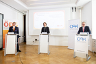  (c) fotodienst / Anna Rauchenberger - Wien, am 10.06.2021 –  ÖDG und ÖÄK - Unbekanntes Diabetesland Österreich Der Österreichischen Diabetes Gesellschaft ÖDG und der Österreichischen Ärztekammer ÖÄK ist es gelungen, eine Studie zur Erfassung der Prävalenz von unbekanntem Diabetes und Prädiabetes sowie des Versorgungsstandards bei Menschen mit bekanntem Typ-2-Diabetes zu initiieren. FOTO v.l.: Univ. Prof. Priv.-Doz. Dr. Harald Sourij, Stv. Abteilungsleiter der Klinischen Abteilung für.Endokrinologie und Diabetologie an der Medizinischen Universität Graz und Erster Sekretär der ÖDG, Univ. Prof.in Dr.in Susanne Kaser, Stv. Direktorin Universitätsklinik für Innere Medizin I der.Medizinischen Universität Innsbruck und Präsidentin der ÖDG, A.o. Univ. Prof. Dr. Thomas Szekeres, Präsident der ÖÄK und Oberarzt am Klinischen Institut für.Medizinische und Chemische Labordiagnostik der Medizinischen Fakultät der Universität Wien/.Zentrallabor des AKH der Stadt Wien: