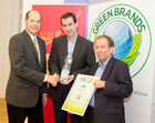  (C) fotodienst.at / Anna Rauchenberger - Wien, am 03.11.2011 - Das Gasteiner Mineralwasser wurde als erstes Produkt im Bundesland Salzburg zu den GREEN BRAND Austria 2011/2012 ausgezeichnet. Mit der Auszeichnung werden all jene Marken geehrt, die nachweisbar ökologisch nachhaltig sind bzw. produziert werden und somit eine hohe - nationale wie internationale - Anerkennung verdienen. FOTO v.l. Norbert Lux, COO der GREEN BRANDS Organisation, Rainer Widmar, Geschäftsführer der Gasteiner Mineralwasser GmbH, Dr. Friedrich Hinterberger, Präsident des wissenschaftlichen Nachhaltigkeitsinstitut SERI: