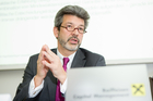  (c) fotodienst/Anna Rauchenberger - Wien, am 05.12.2012 – Raiffeisen Capital Management Jahrespressekonferenz Fondsindustrie schafft 2012 den Turnaround – erstmals seit 2006 wieder Nettomittelzuflüsse. FOTO: Dr. Mathias Bauer, Vorsitzender der Geschäftsführung, Raiffeisen Capital Management: