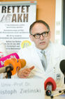  Die Protestaktionen der €rzte am Wiener AKH gehen weiter - Pressekonferenz.(C) fotodienst, Martina Draper.Foto Dr. Christoph Zielinsky, Vorstand der Univ. Klinik fŸr Innere Medizin I und Leiter der Klinischen Abteilung fŸr Onkologie: